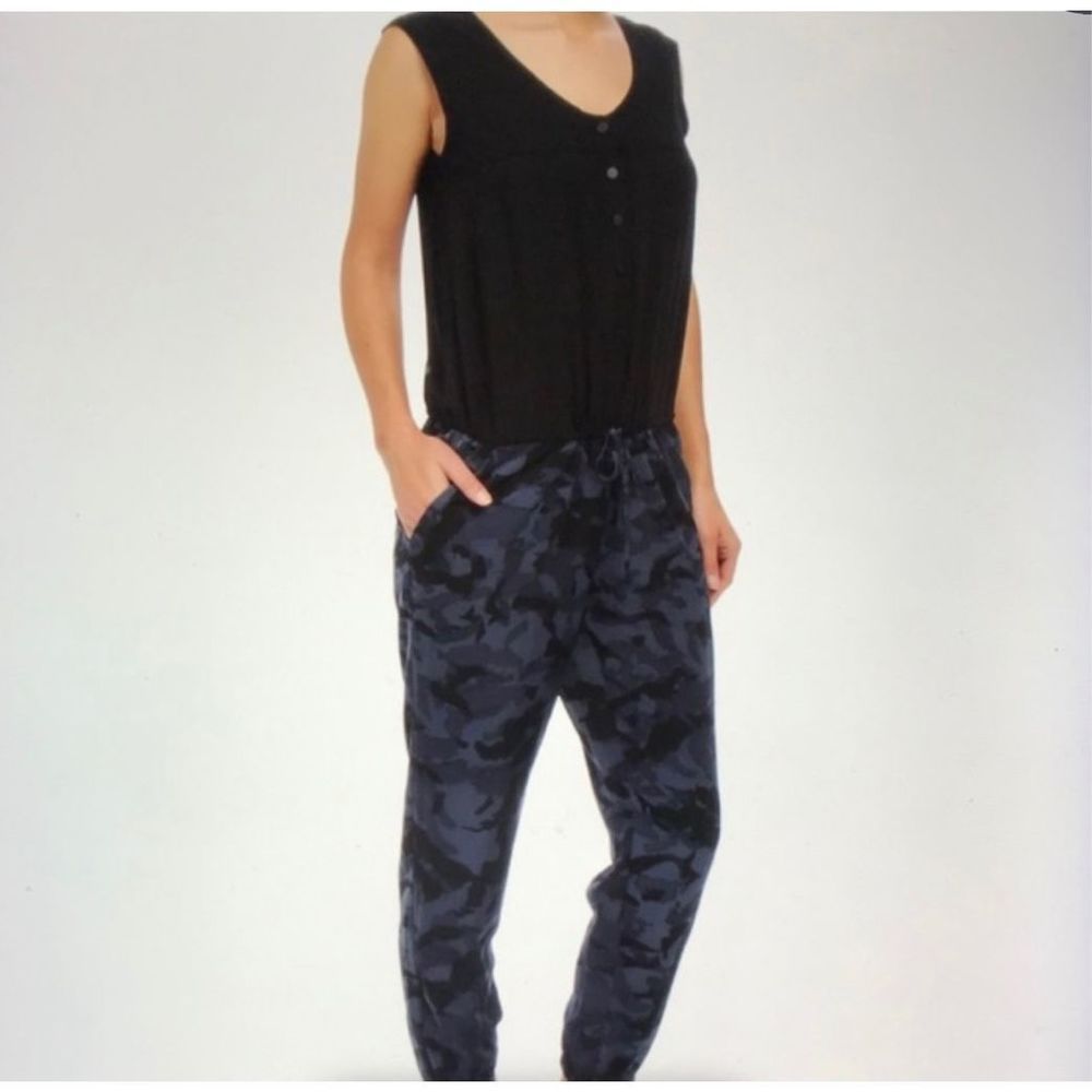 DKNY Women Jumpsuit Black Navy Camouflage Pockets Sz L
